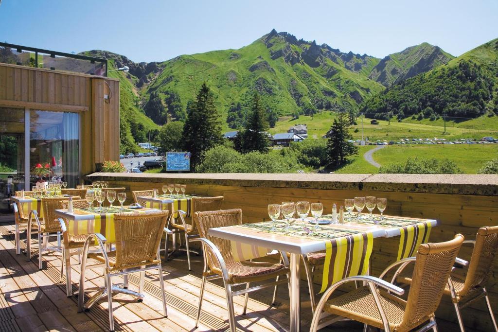 Hotel Du Puy Ferrand , Restaurant La Table De L'Ours Le Mont-Dore Buitenkant foto