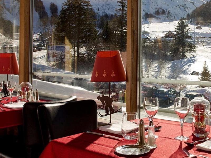 Hotel Du Puy Ferrand , Restaurant La Table De L'Ours Le Mont-Dore Buitenkant foto